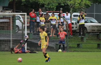 Notícia - Com quatro equipes excluídas, futebol feminino do Jasc deve ser considerado inexistente