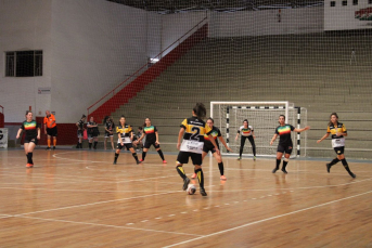 Notícia - Criciúma é campeã do futsal masculino e feminino na etapa regional dos Jasc