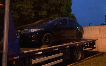 Notícia - Dupla é presa com carro furtado em Criciúma