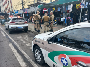 Notícia - Criminoso é preso após furtar camelódromos no Centro de Criciúma