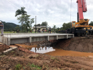 Notícia - Kits de transposição são instalados em Santa Rosa do Sul