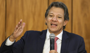 Notícia - Haddad anuncia isenção de IR para quem ganha até R$ 5 mil