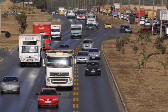 Notícia - Projeto do Senado quer resgatar placa veicular com estado e município; entenda