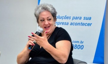 Notícia - Rosi Dedekind: primeira mulher presidente da Fampesc