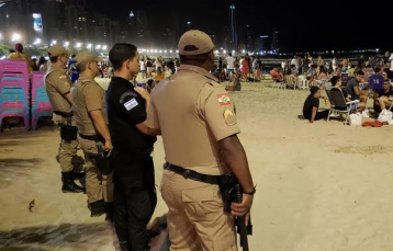 Notícia - Operação Verão terá 120 policiais nas praias da Amrec e Amesc