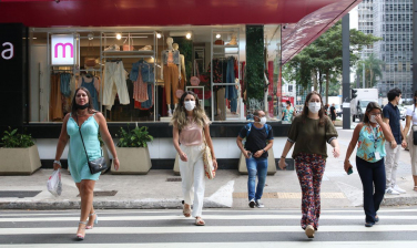 Notícia - Em 24 horas, Brasil registra 15,5 mil novos casos e 144 óbitos por covid-19