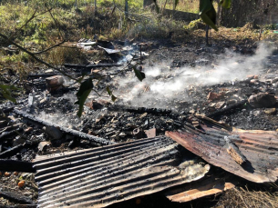 Notícia -  Galpão é totalmente destruído por incêndio em Timbé do Sul