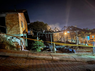 Notícia - Incêndio destrói residência em Braço do Norte; morador ficou ferido