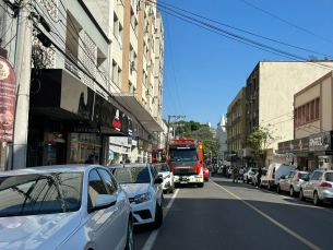 Notícia - Princípio de incêndio atinge apartamento no Centro de Criciúma