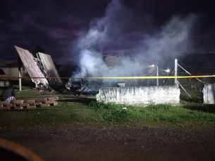 Notícia - Araranguá: homem é hospitalizado após inalar fumaça em incêndio de residência