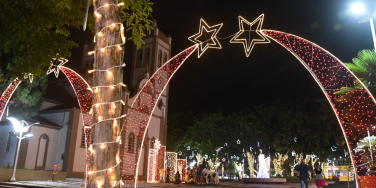 Notícia - Içara é iluminada para o Doce Natal