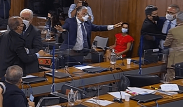 Notícia - “Vagabundo”, “ladrão”, “picareta”, “puxa saco”: Jorginho e Renan quase saem no tapa na Cpi da Covid (VÍDEO)