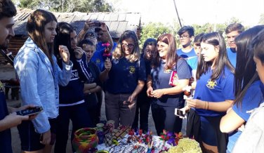 Notícia - Alunos de Jacinto Machado fazem intercâmbio cultural com aldeia indígena