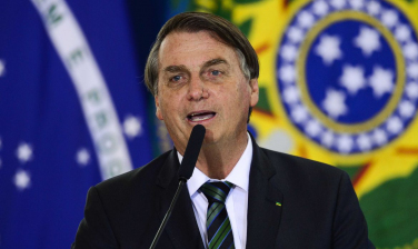 Notícia - Vacina tem impacto que precisa ser bem esclarecido, diz Bolsonaro