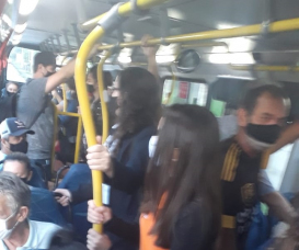 Notícia - Desrespeito total: em Criciúma ônibus circulam lotados em plena pandemia (FOTOS)