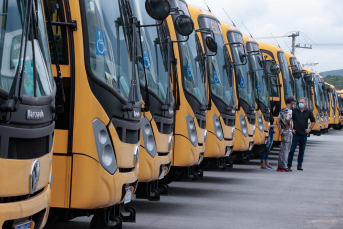 Notícia - Estado entrega mais 40 ônibus novos para o transporte escolar