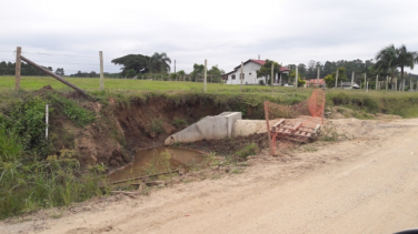 Notícia - Projeto da Casan causando problemas à moradores 