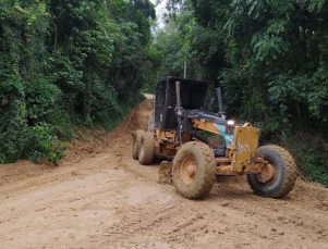 Notícia - Secretaria de Infraestrutura faz melhorias na estrada da Linha Vicentina