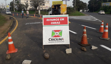 Notícia - Ônibus expressos já passarão hoje pela nova faixa (VÍDEO)