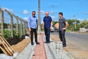 Notícia - Obras avançam na rua Conselheiro Pedro Bortolotto