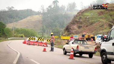 Notícia - Tráfego na Serra do Rio do Rastro tem alterações a partir de segunda-feira