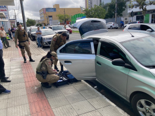 Notícia - Polícia Militar prende suspeitos de praticar estelionato na região