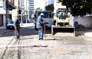 Notícia - Operação tapa-buracos contempla mais de 60 ruas em Criciúma