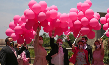 Notícia - Outubro Rosa incentiva detecção precoce do câncer de mama