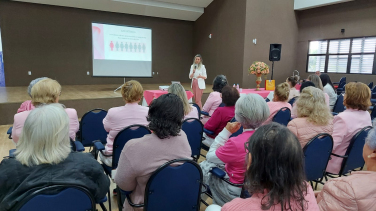 Notícia - Outubro Rosa: Rede de apoio da saúde e RFCC participam de palestra com mastologista