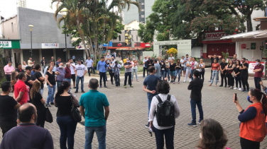 Notícia - Reunidos no Centro, lojistas pressionam pela reabertura do comércio (VÍDEO)