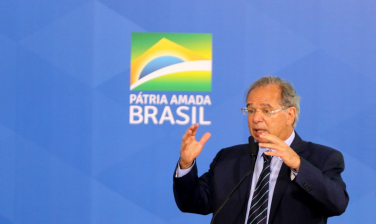 Notícia - Ministro defende uso de reservas para capitalizar banco do Brics