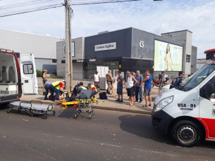 Notícia - Motociclista morre após colidir em um poste