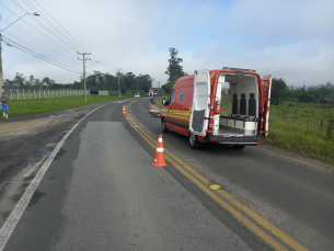 Notícia - Criciúma: Motociclista fica ferido ao colidir em uma vaca