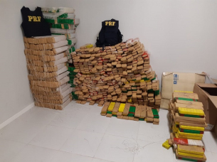 Notícia - PRF apreende mais de uma tonelada de maconha na BR 101