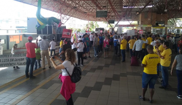 Notícia - Manifestantes se reúnem no Terminal Central contra a Reforma da Previdência