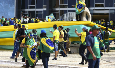 Notícia - STF passa por perícia da PF após atos no domingo