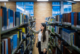 Notícia - Universidade Gratuita e Fumdes: entenda as diferenças entre os programas estaduais de assistência estudantil