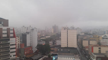 Notícia - Fim de semana será abafado e com chuva