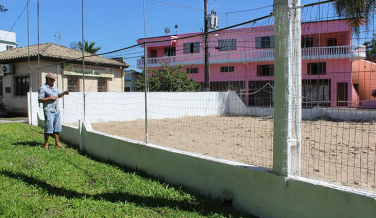 Notícia - Quadras de voleibol de areia revitalizadas em Maracajá