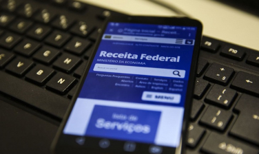 Notícia - Receita paga hoje restituição do lote residual do IRPF de 2008 a 2019