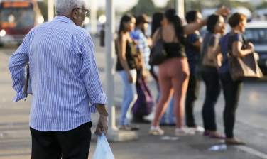 Notícia - Governo antecipa décimo terceiro de aposentados e pensionistas