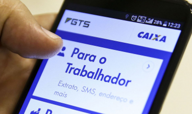 Notícia - FGTS: Trabalhadores têm até esta quinta-feira para solicitar saque extraordinário