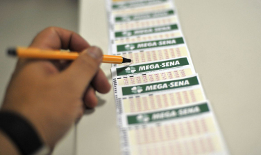 Notícia - Sete apostas da Amrec ganham na quadra da Mega-Sena