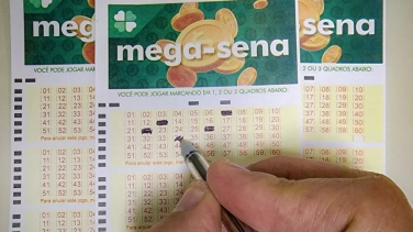 Notícia - Mega-Sena acumula e prêmio chega a R$ 16 milhões; veja o resultado