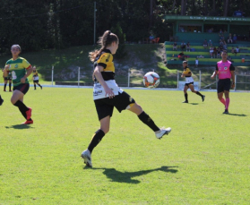 Notícia - Meninas Carvoeiras estreiam com vitória no Jasc