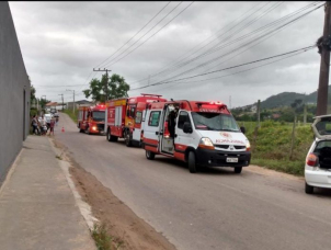 Notícia - Duas pessoas ficam feridas após atropelamento