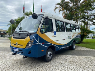 Notícia - Prefeitura de Criciúma entrega micro-ônibus à Apae do município