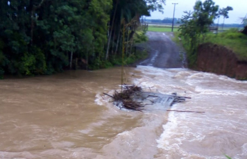 Notícia - Cinco pessoas estão isoladas devido à chuva em Nova Veneza