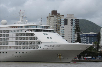 Notícia - Últimos passageiros de navio isolado no Porto do Recife são retirados