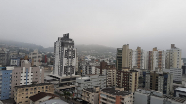 Notícia - Nuvens agora, sol depois, frio no começo da primavera